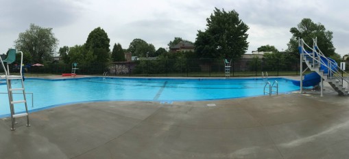 O|Public pool in Longueuil